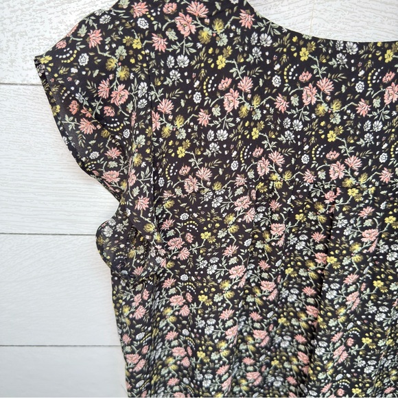 LOFT | Lightweight Romantic Floral Top | Size XS | - Picture 6 of 9